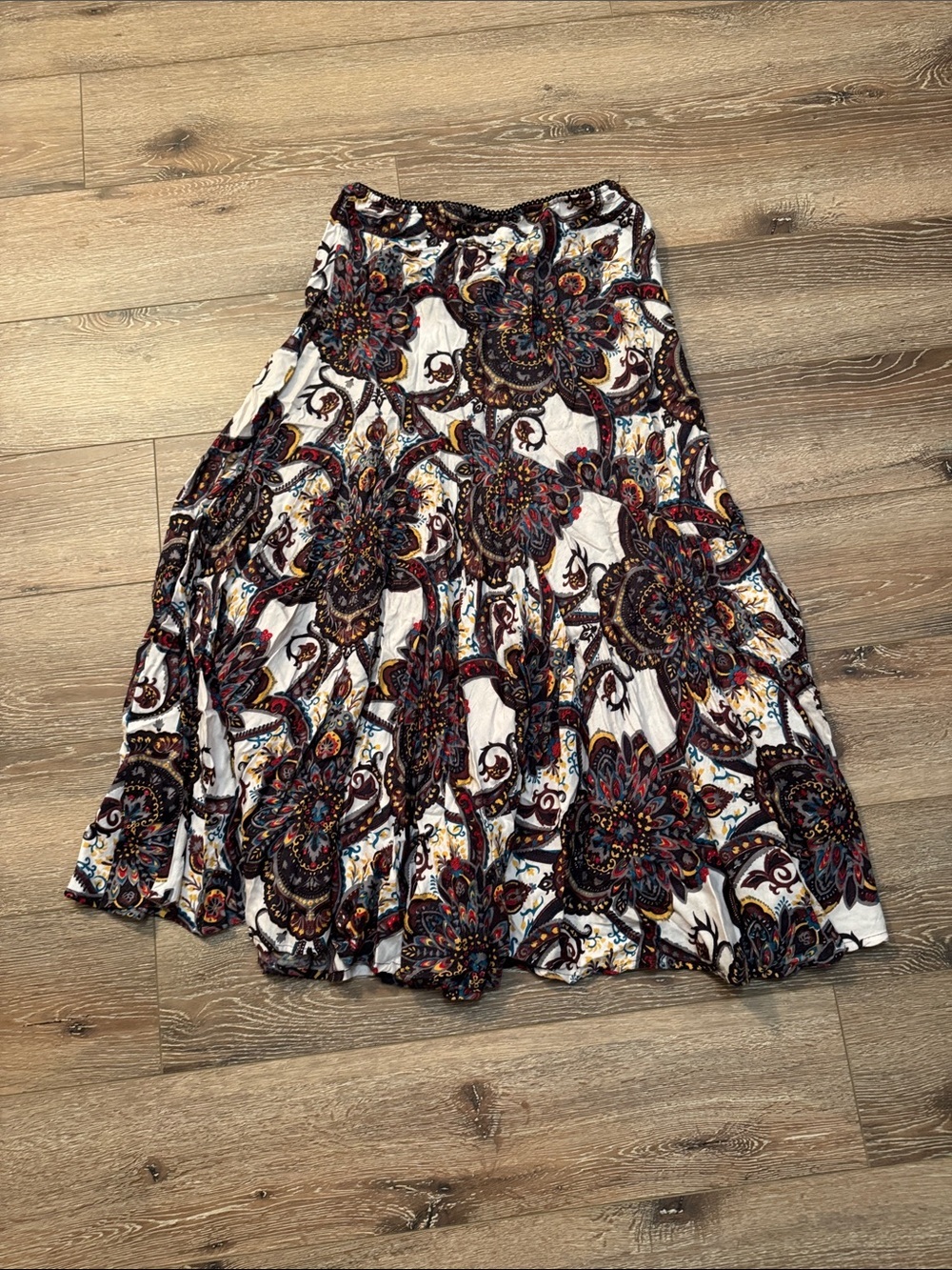 lola White Circle Skirt with Multicolor Paisley Small - Picture 7 of 7